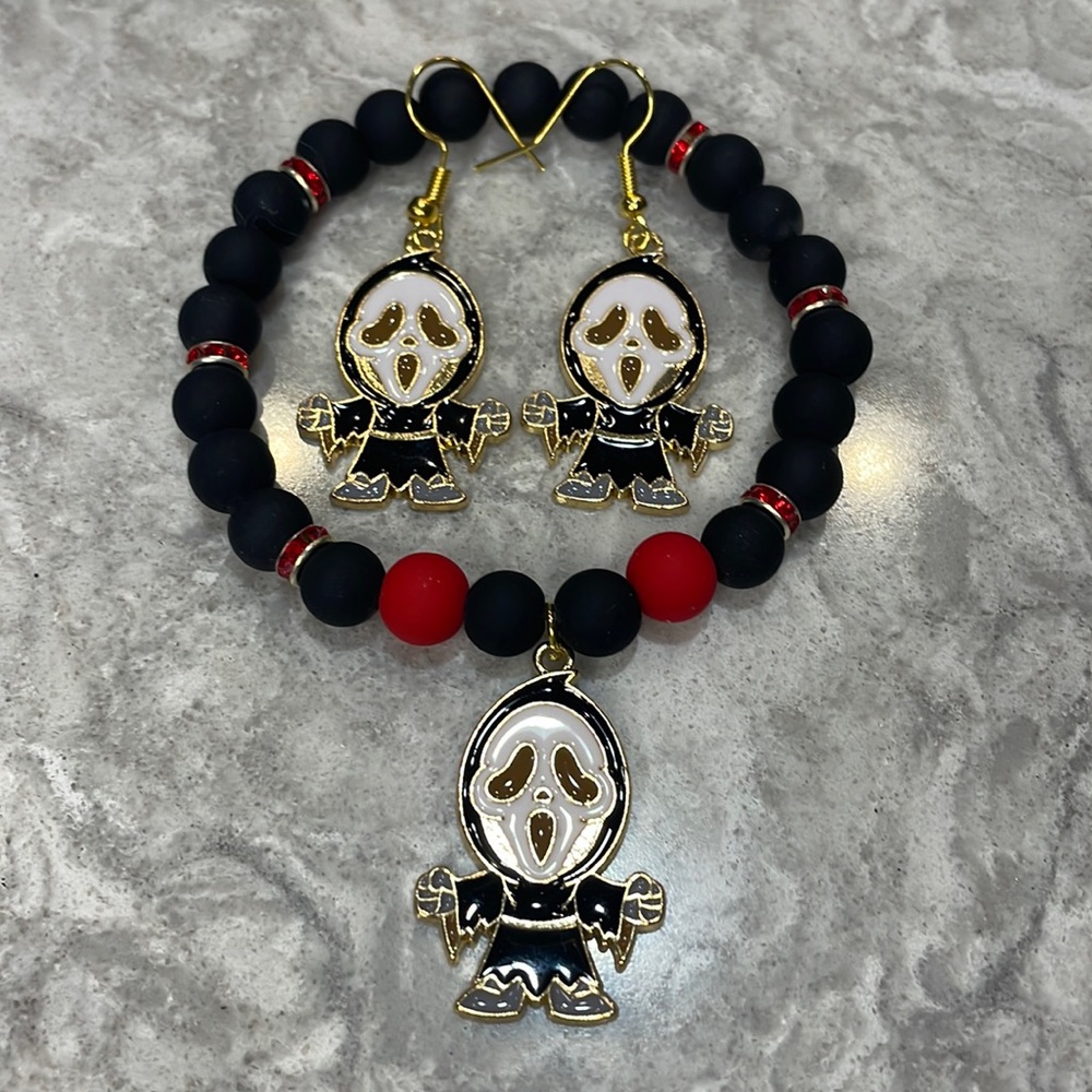 Scream Ghostface Bracelet & Earrings Set